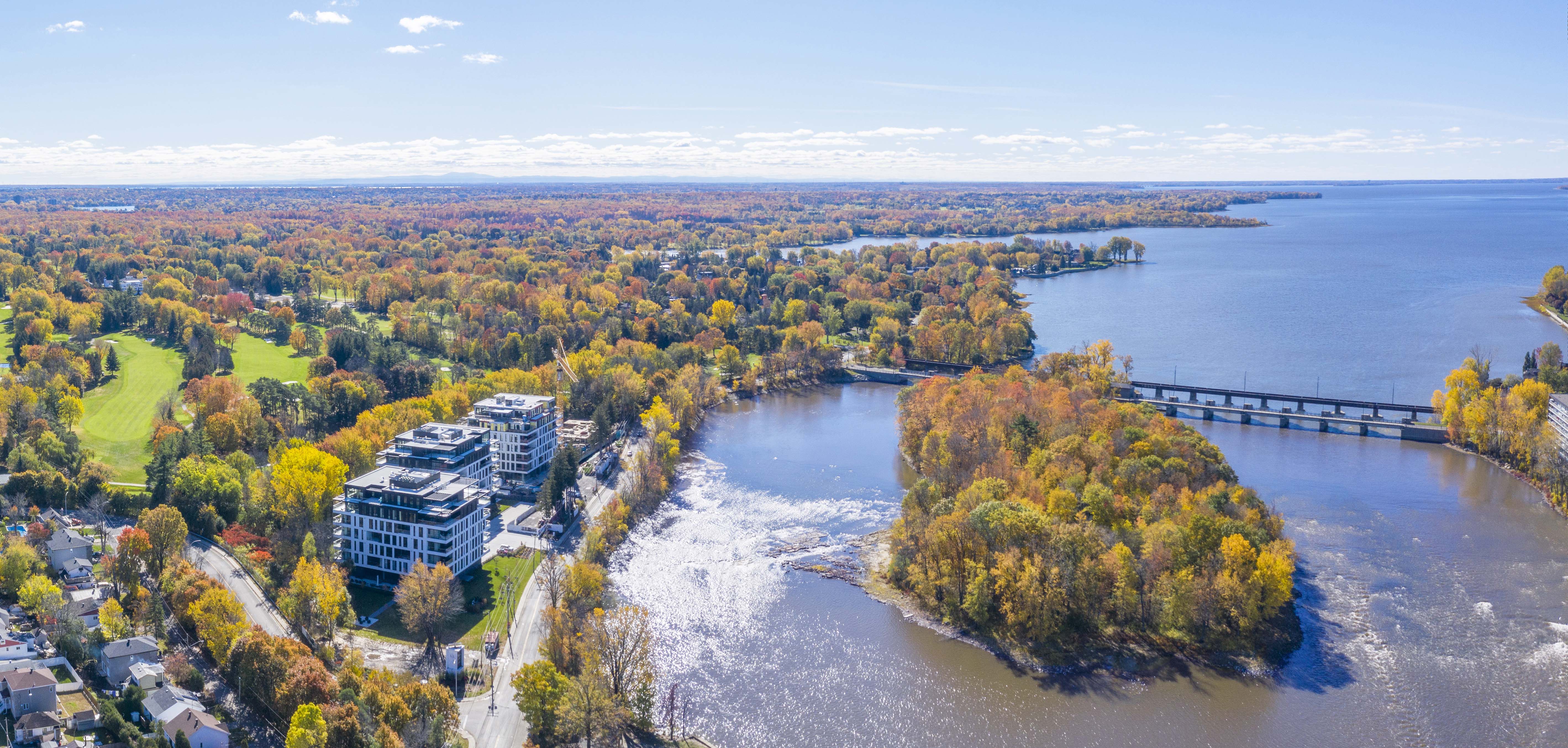 Neighborhood Luxury Condos in Laval Quorum LavalsurleLac